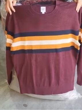 Vintage Gap 90’s Block Gap Maroon Crewneck Sweater